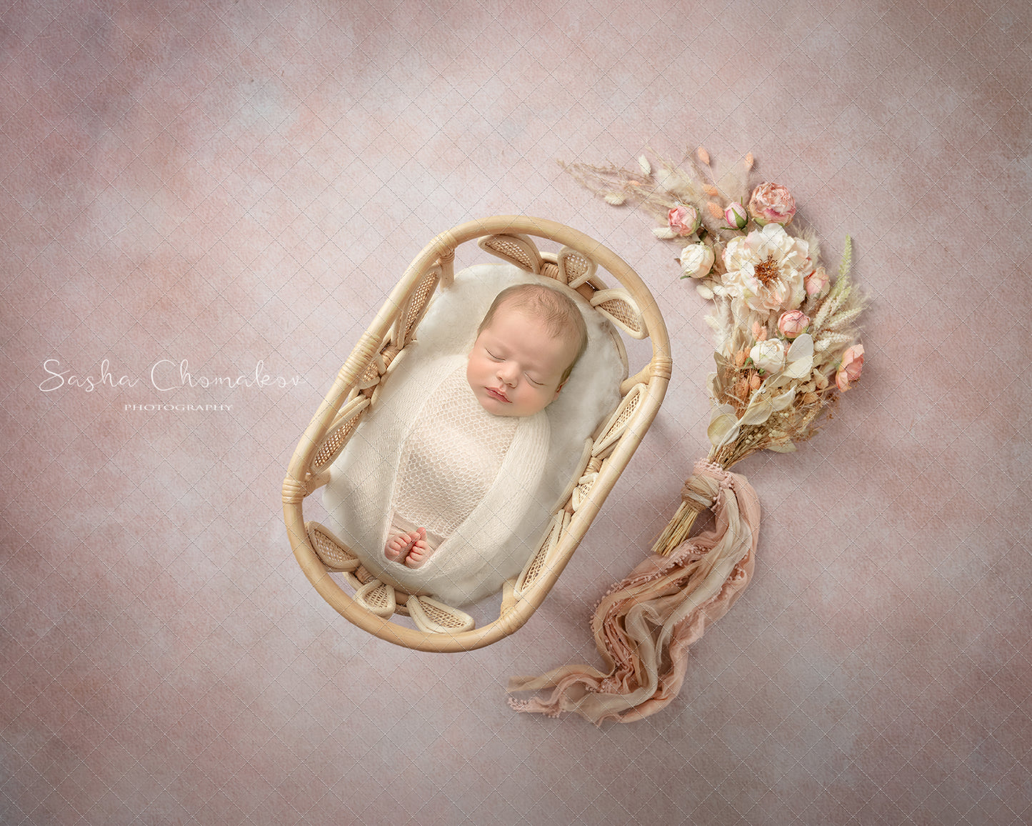 Daisy Dreams Doll Bassinet