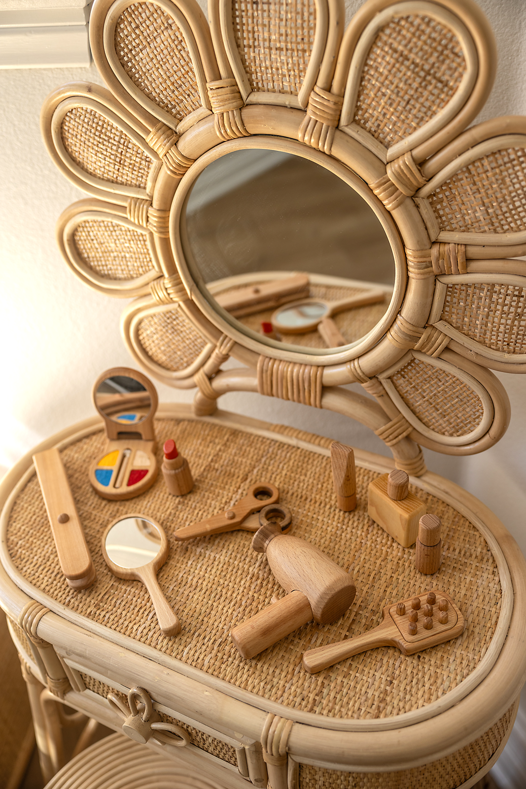 Wooden Salon Accessory Set