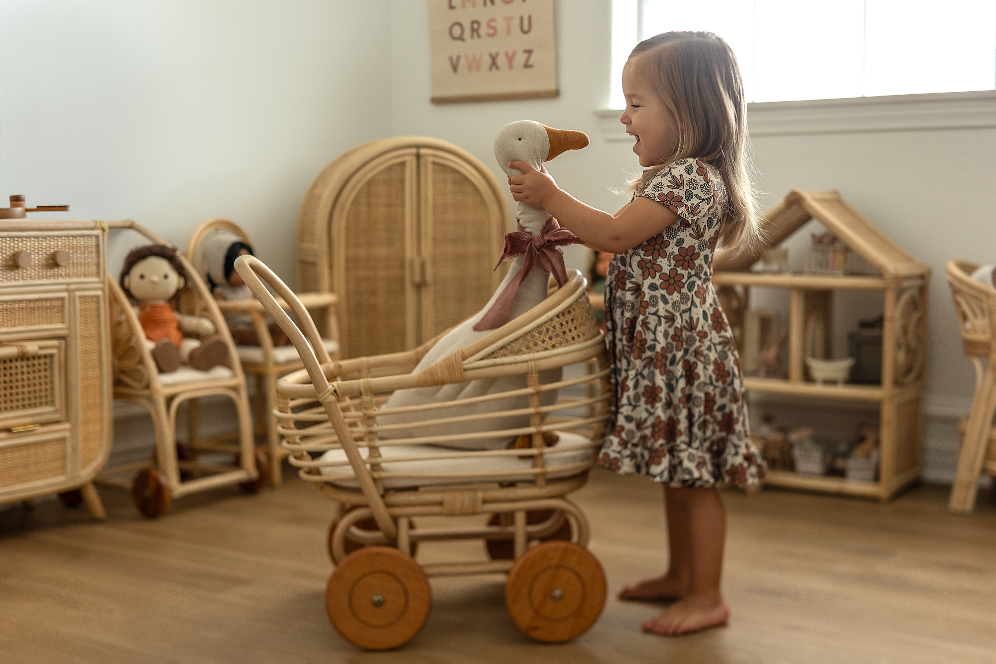 Rattan top doll pram