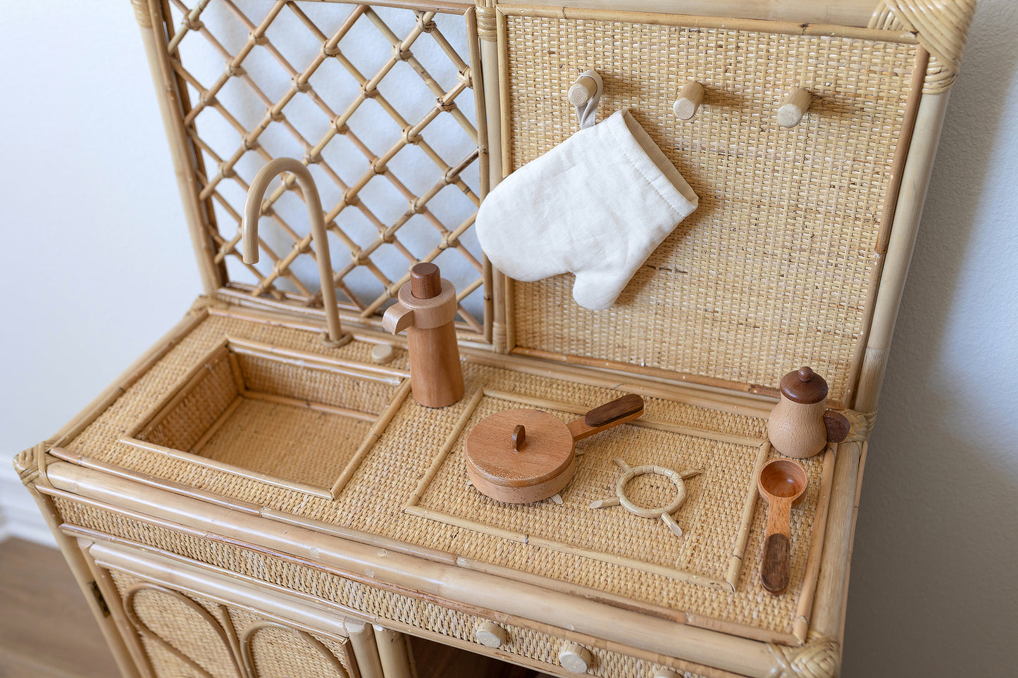 Hope Rattan Kitchenette