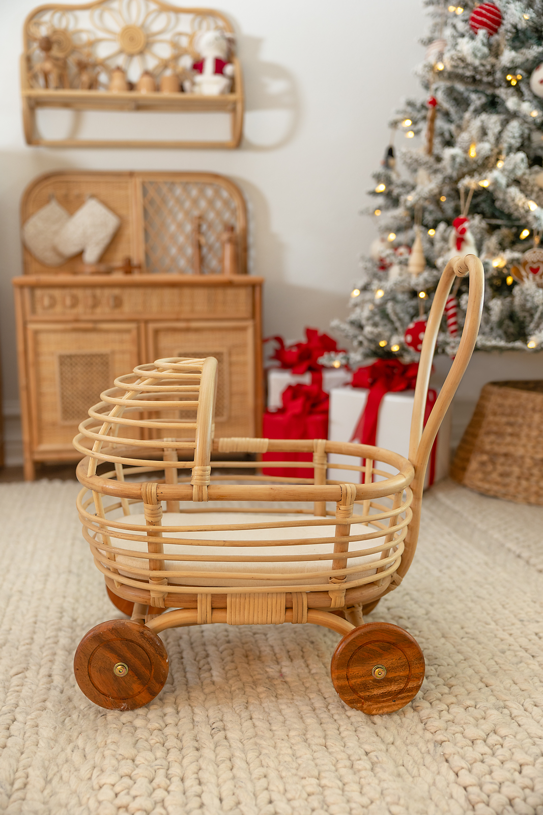 Kendall Doll Pram